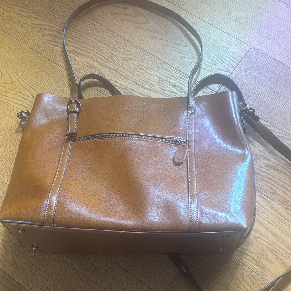 Classic Leather Women's Tote Bag - Versatile Everyday Carry